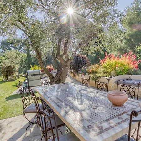 Magnifique Maison Avec Jardin Et Piscine Vue Villa